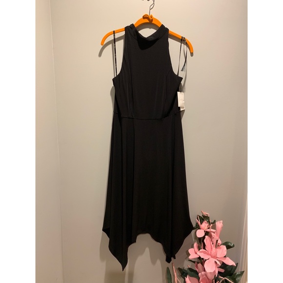 Black Halter Sleeveless Asymmetrical Draped Dress - Picture 4 of 10